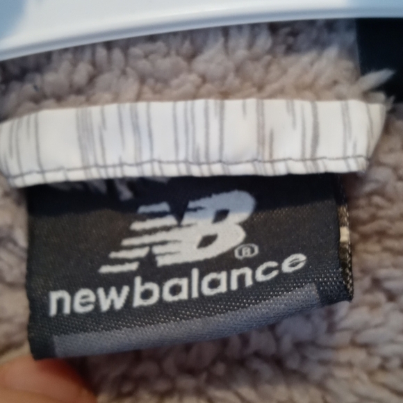 New Balance medium coat excellent condition - Picture 6 of 14